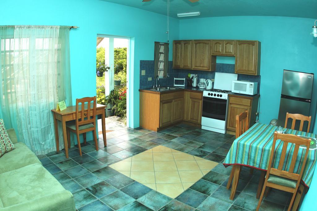 Lamblion Holiday Apartment Freemans Szoba fotó
