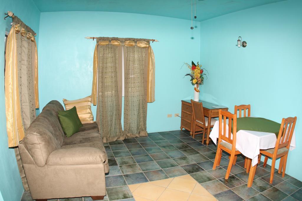 Lamblion Holiday Apartment Freemans Szoba fotó